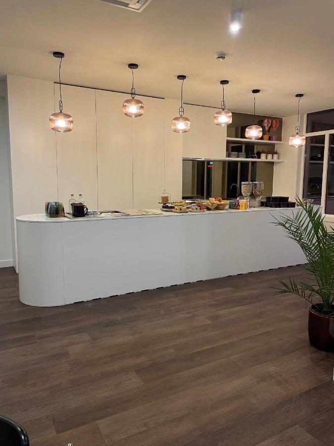 Hotel Bell-X Kortrijk-Вевельгем Экстерьер фото