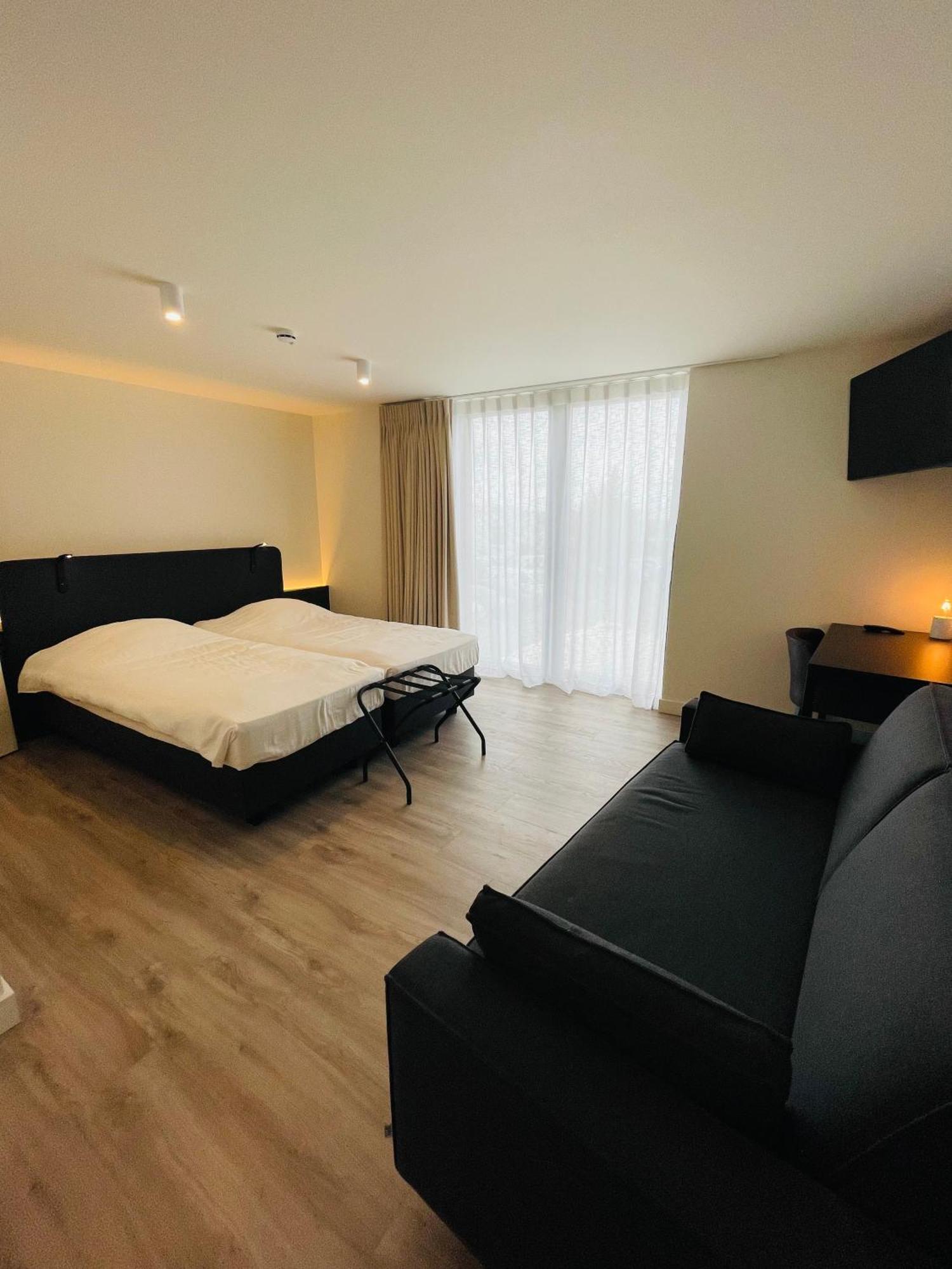 Hotel Bell-X Kortrijk-Вевельгем Экстерьер фото